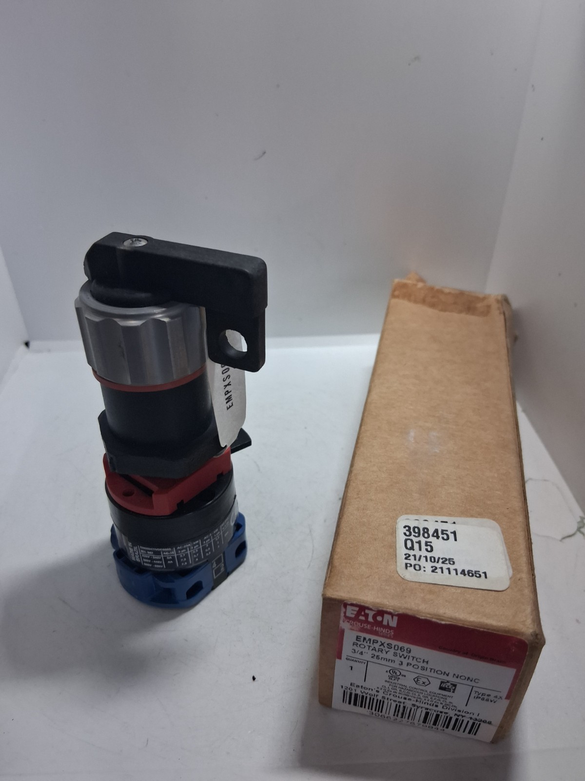EATON EMPXS069 ROTARY SWITCH OPERATOR 3 POSITION 1NO/1NC BLOCK NIB