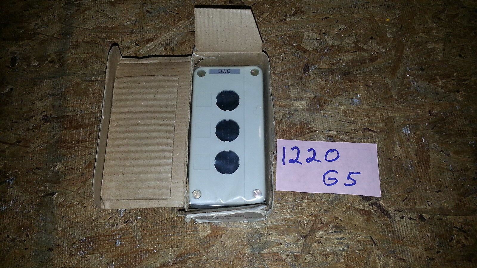 DMC RC3P Control Station 3-Button Box Industrial Push Button Enclosure Switch