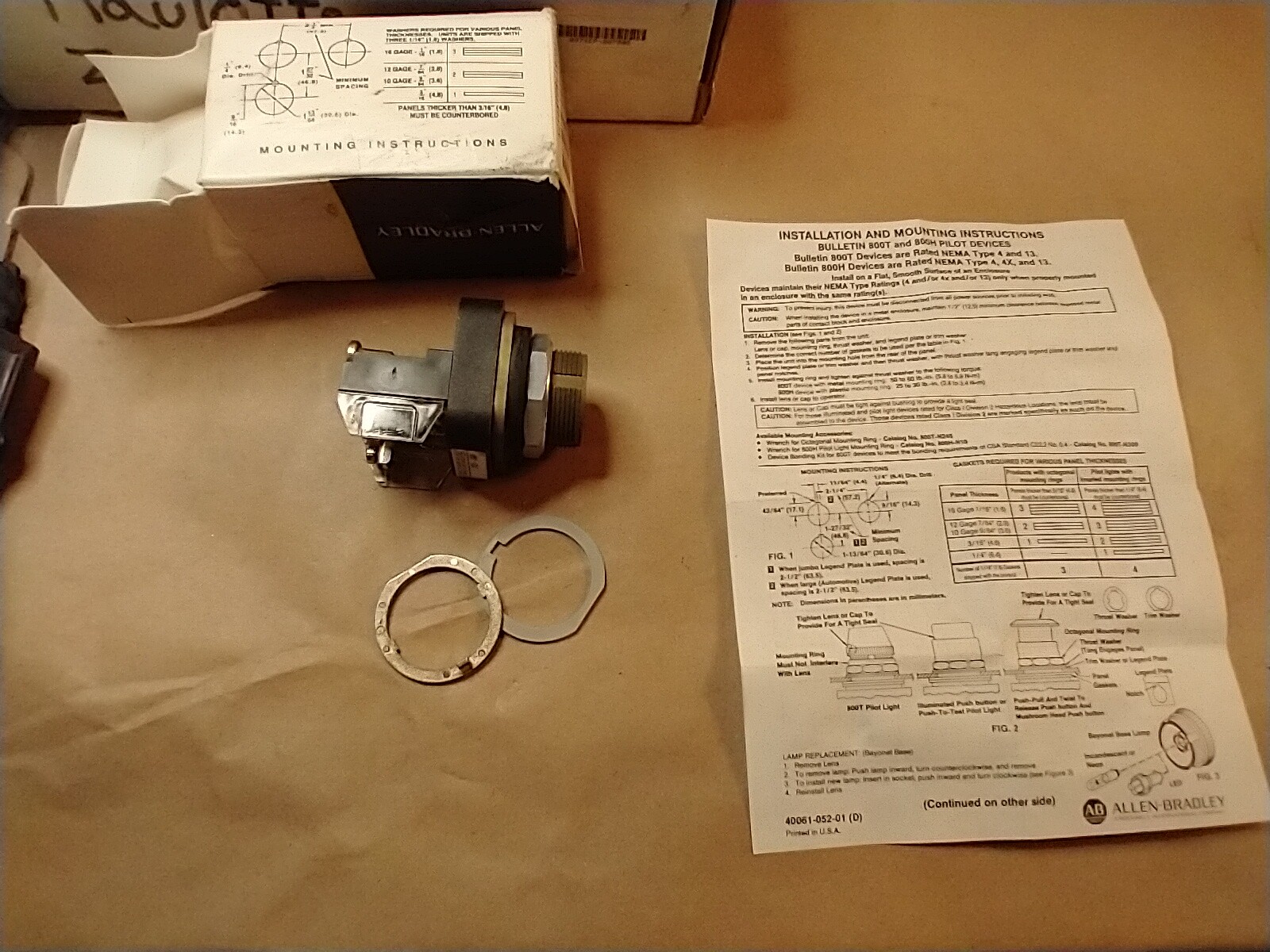 Allen Bradley 800T-Q10 NEMA 4 13 Pilot Light 120V 30mm incandescent light