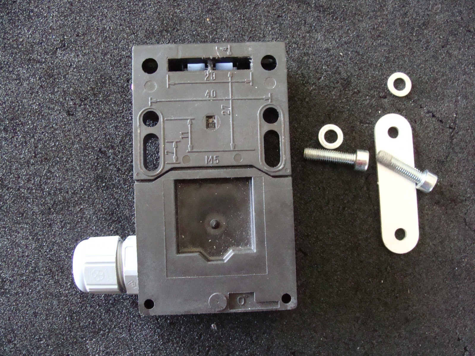 Schmersal AZ16-02 ZVRK-M16 Interlock