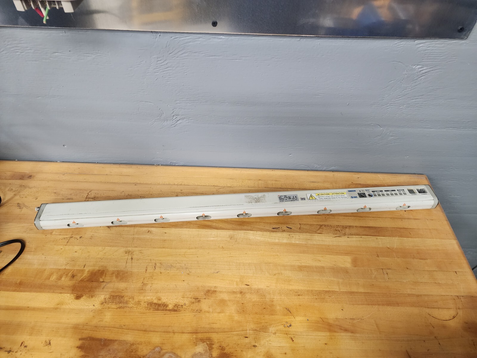 SMC IZS31-780P BAR TYPE IONIZER 9-POINT 24VDC