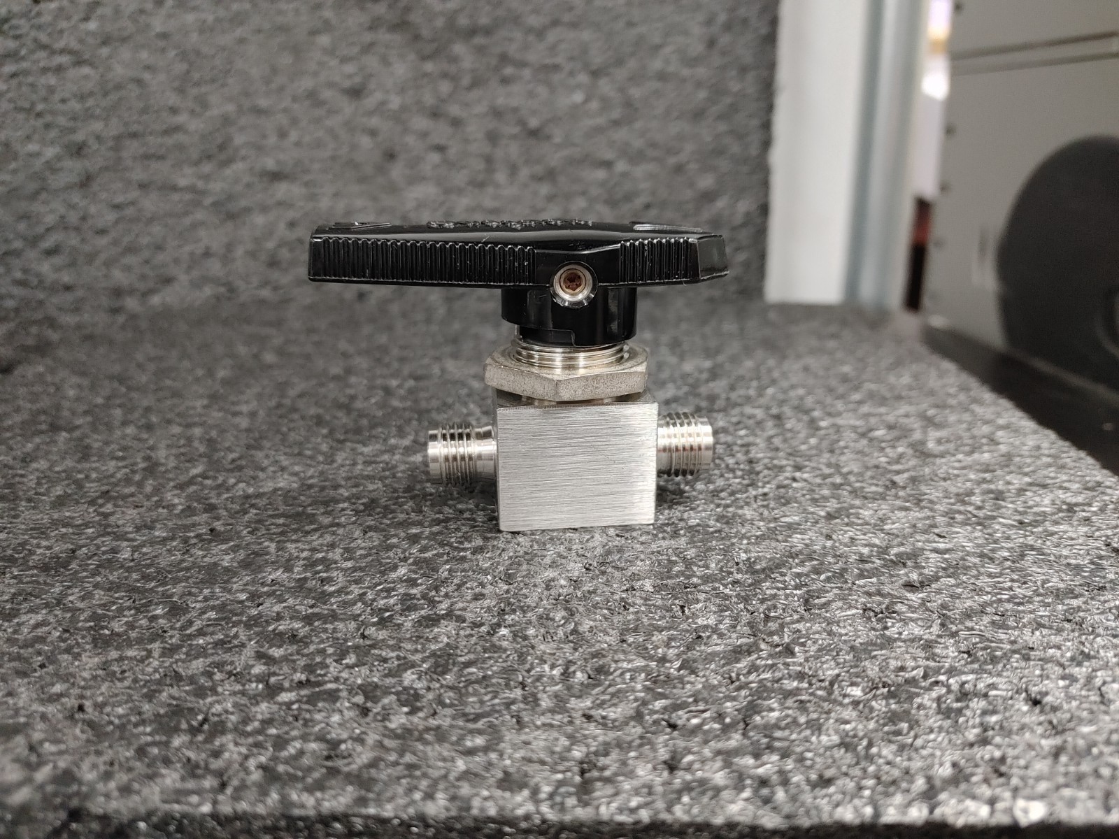 SWAGELOK SS-43GS4 Stainless Steel 1-Piece 40G Series Ball Valve