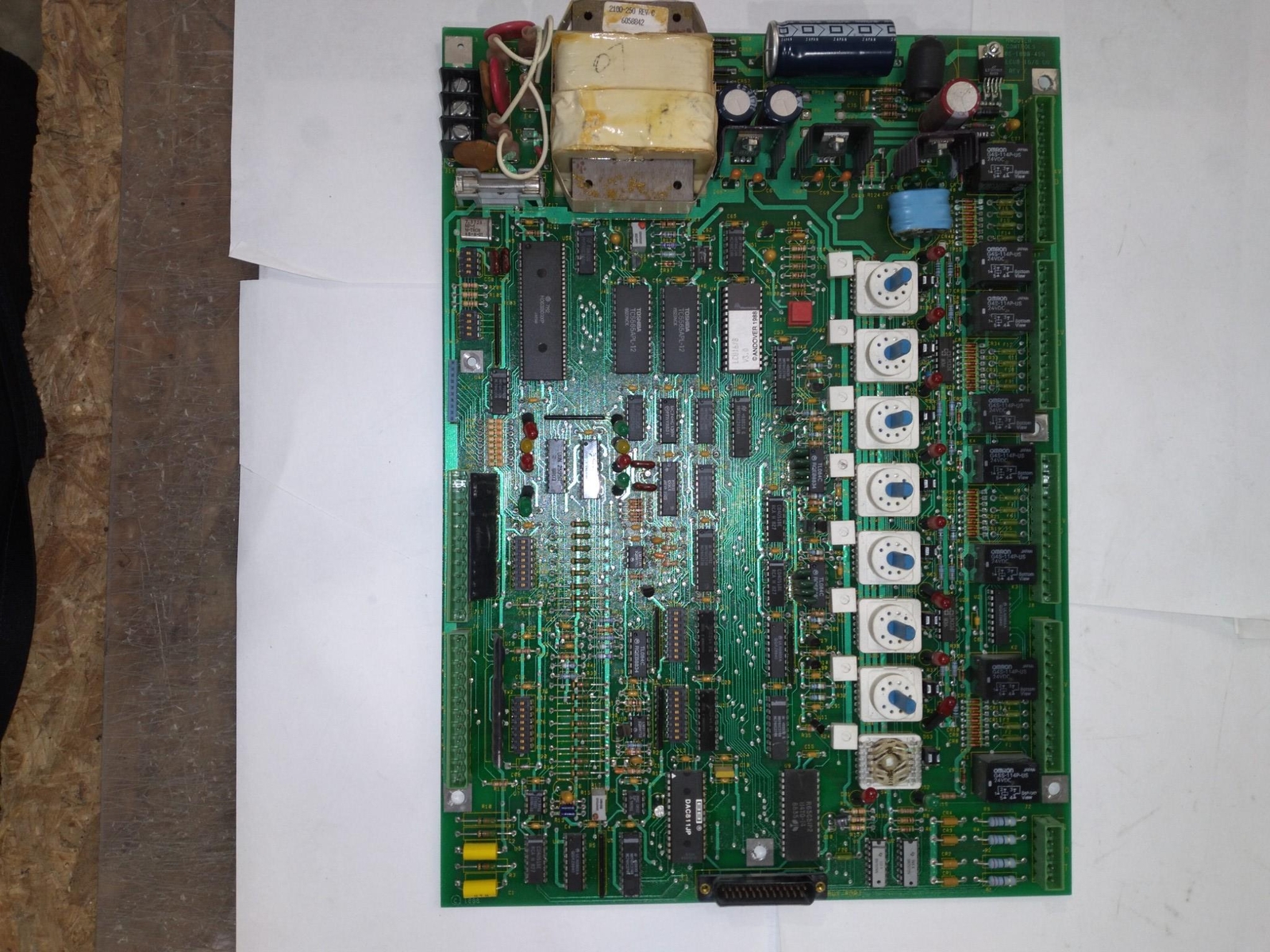 ANDOVER CONTROLS 05-1000-455 LCU8-16/8 REV E