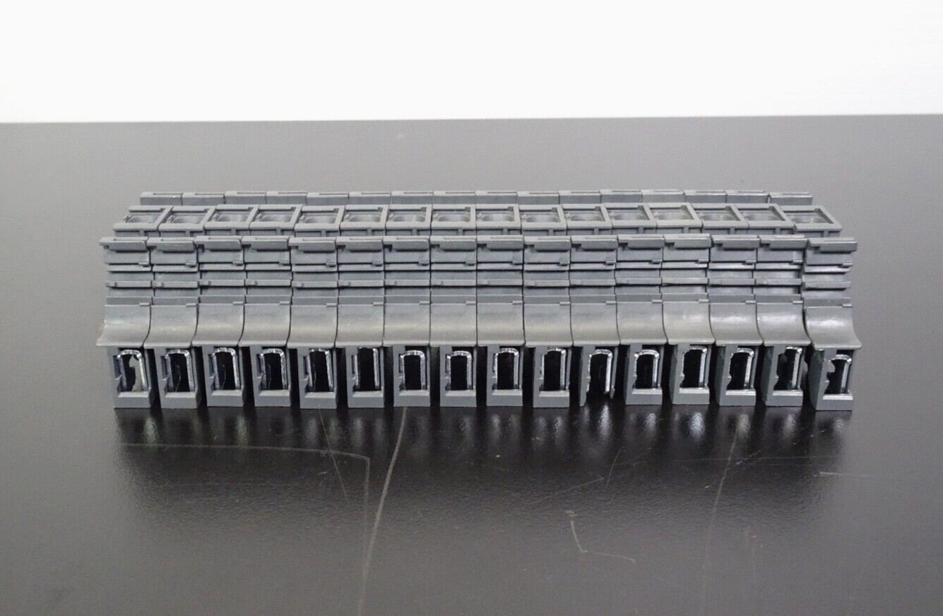Lot x16) STE BAM4 Terminal Block Holder
