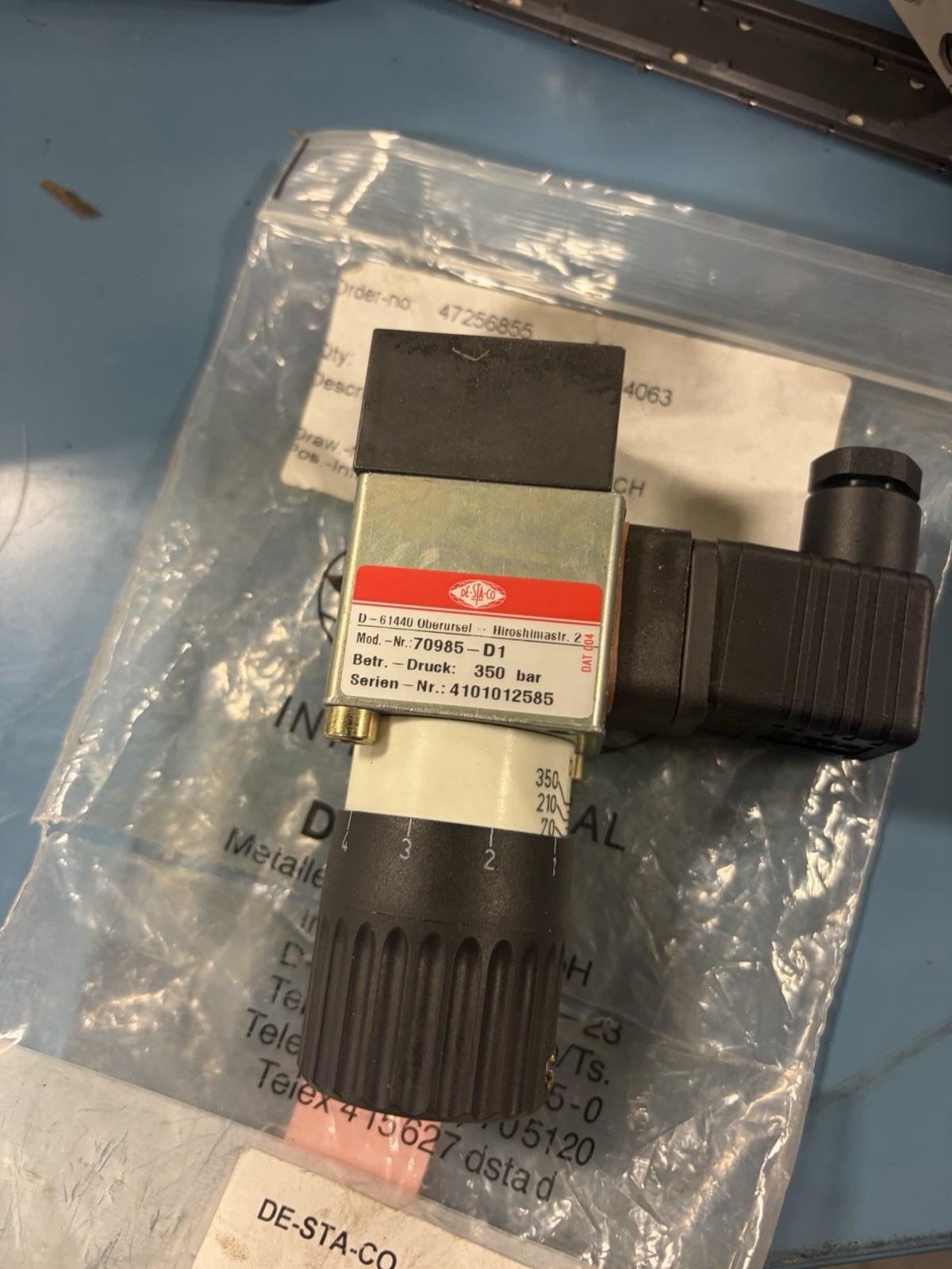 NEW NO BOX REXROTH HED8OA12/350K14KW R900571065 250VAC 5A