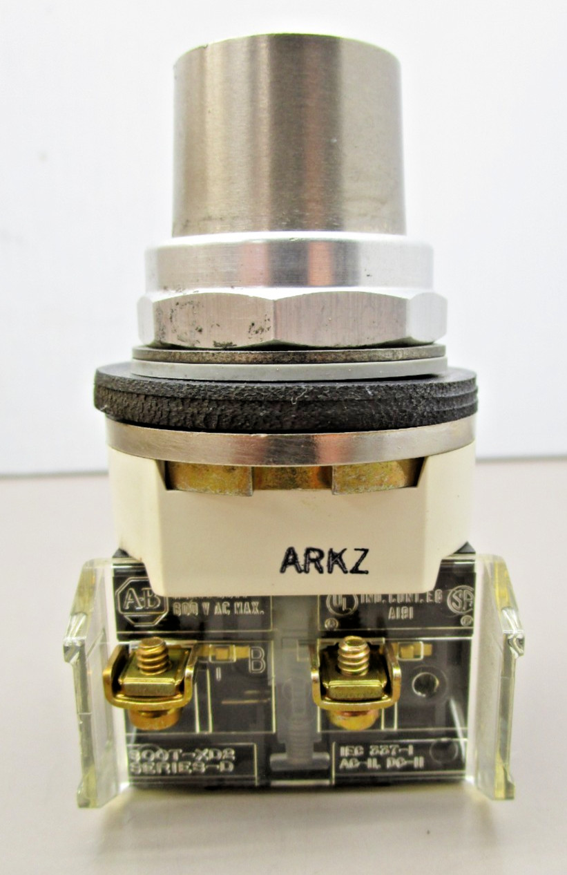 Allen Bradley 800T-H33KB6 Key Selector Switch 2-Position Maintained NO KEY