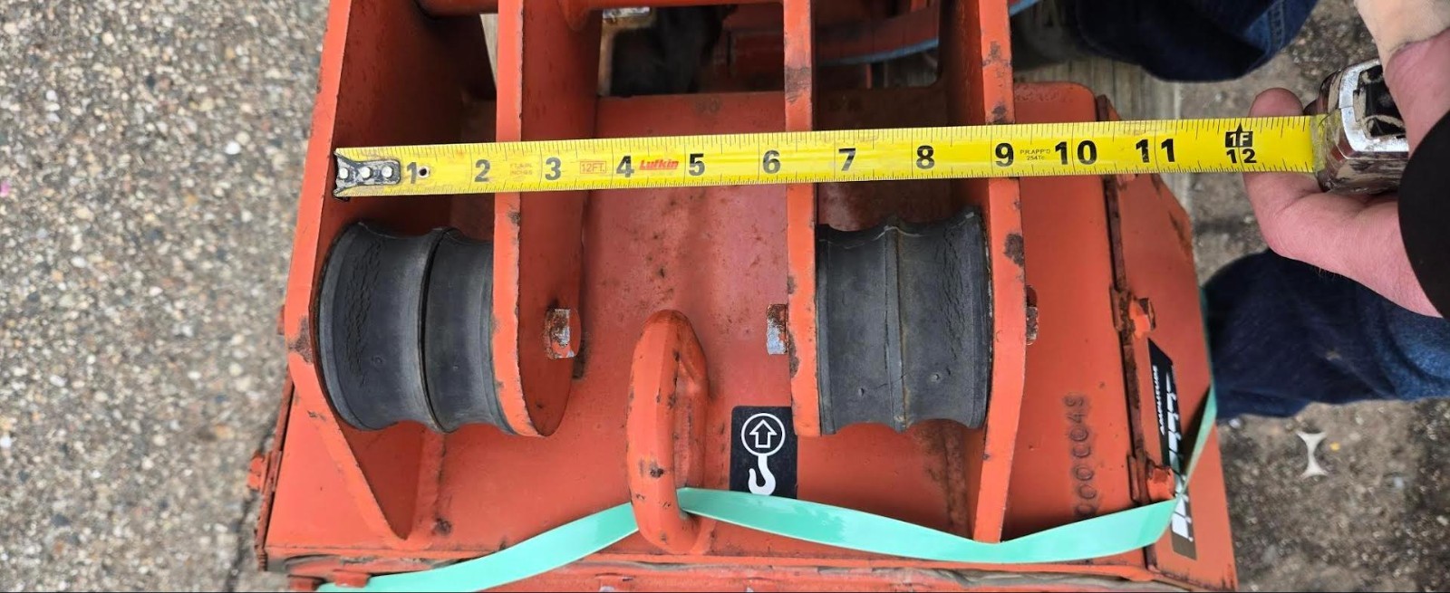 Ditch Witch CABLE PLOW ATTACHMENT H331 WITH 36″ PLOW BLADE AND HOSES