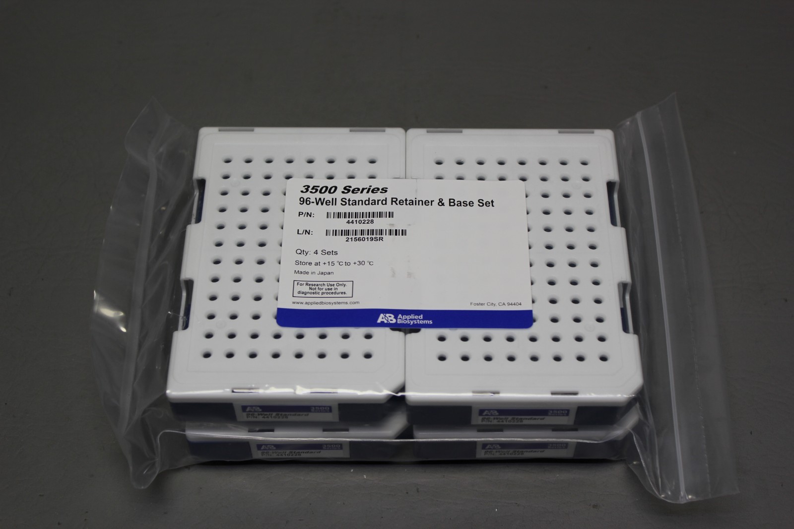 4 NEW APPLIED BIOSYSTEMS 96-WELL STANDARD RETAINER & BASE SET 4410228