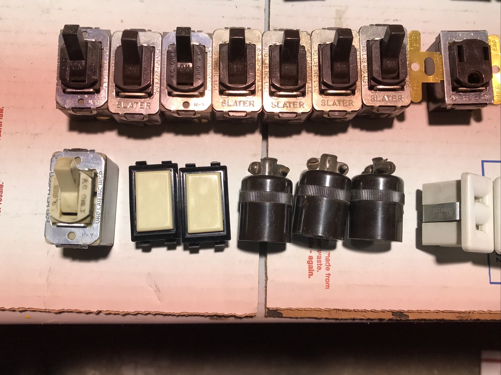 Switches Lot Of 34 Pcs SLATER PASS SEYMOUR QUIET 15A 120-277 VAC (936)