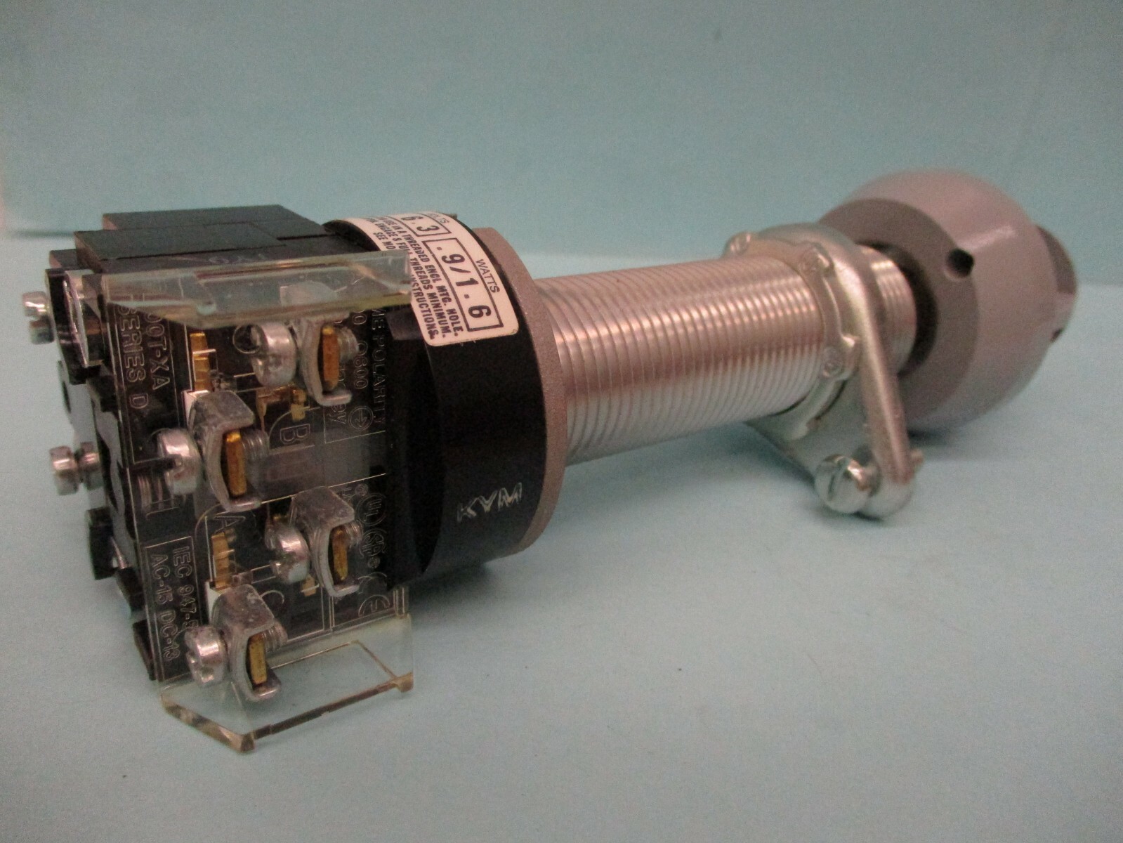 New other Allen-Bradley Push Button 800HL-PPB16 800T-XA Series D A2903DH