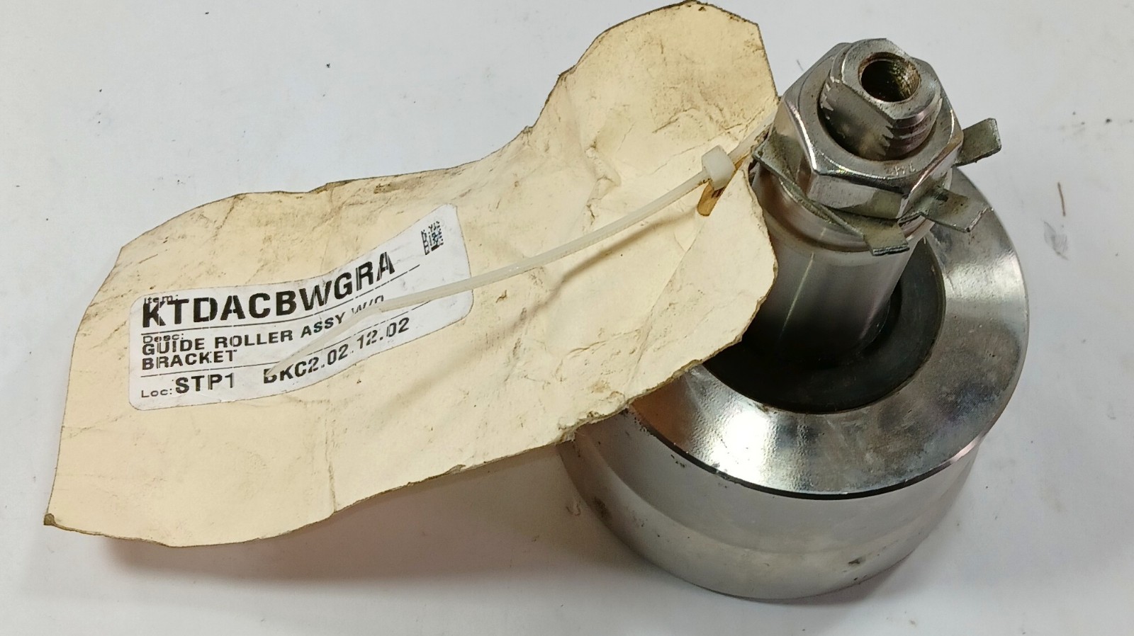 1 NEW UNBRANDED KTDACBWGRA GUIDE ROLLER ASSEMBLY W/O BRACKET NNB **MAKE OFFER**