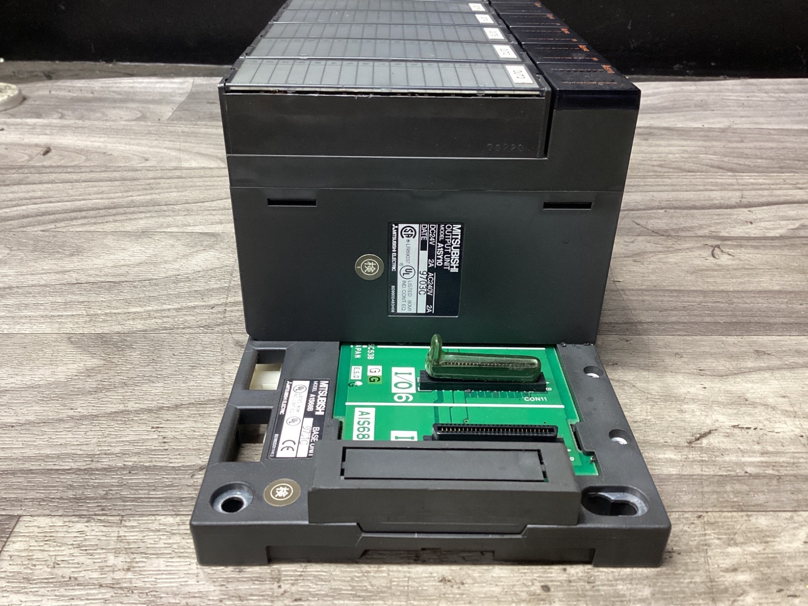 Mitsubishi Melsec Base A1S61P (3) A1SY10 (3) A1SY40 A1S68B #103A161PR2