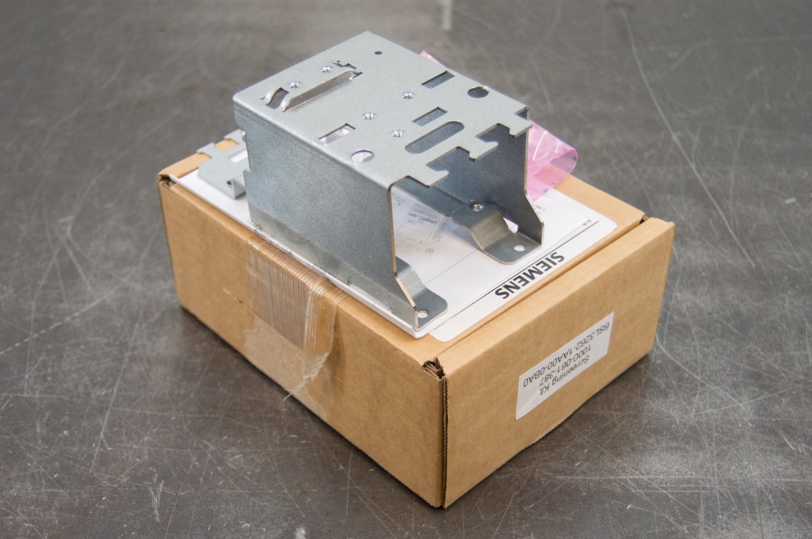Siemens 6SL3262-1AA00-0BA0 Sinamics FSA Screen Termination Kit
