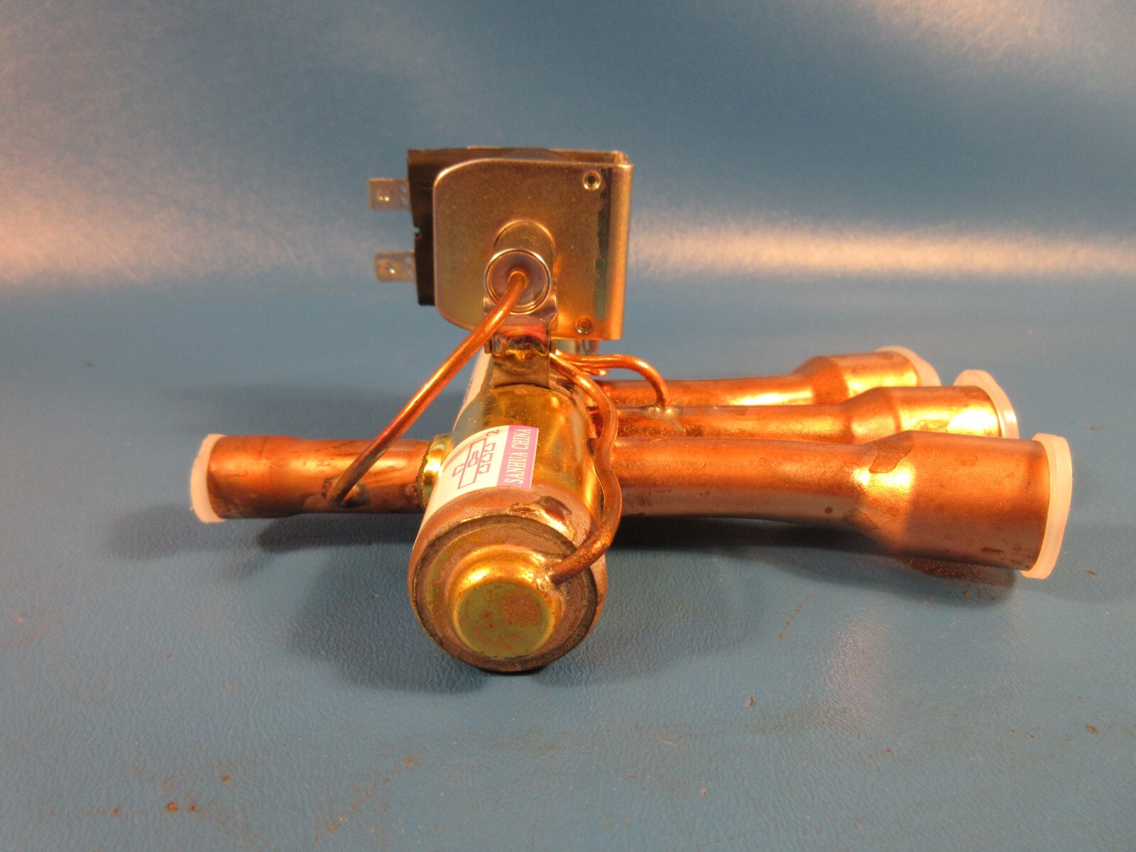 Lennox 34W44 Reversing Valve w/ Solenoid Coil, Coil, 24V, 50/60HZ, 1/2″ X 3/4″