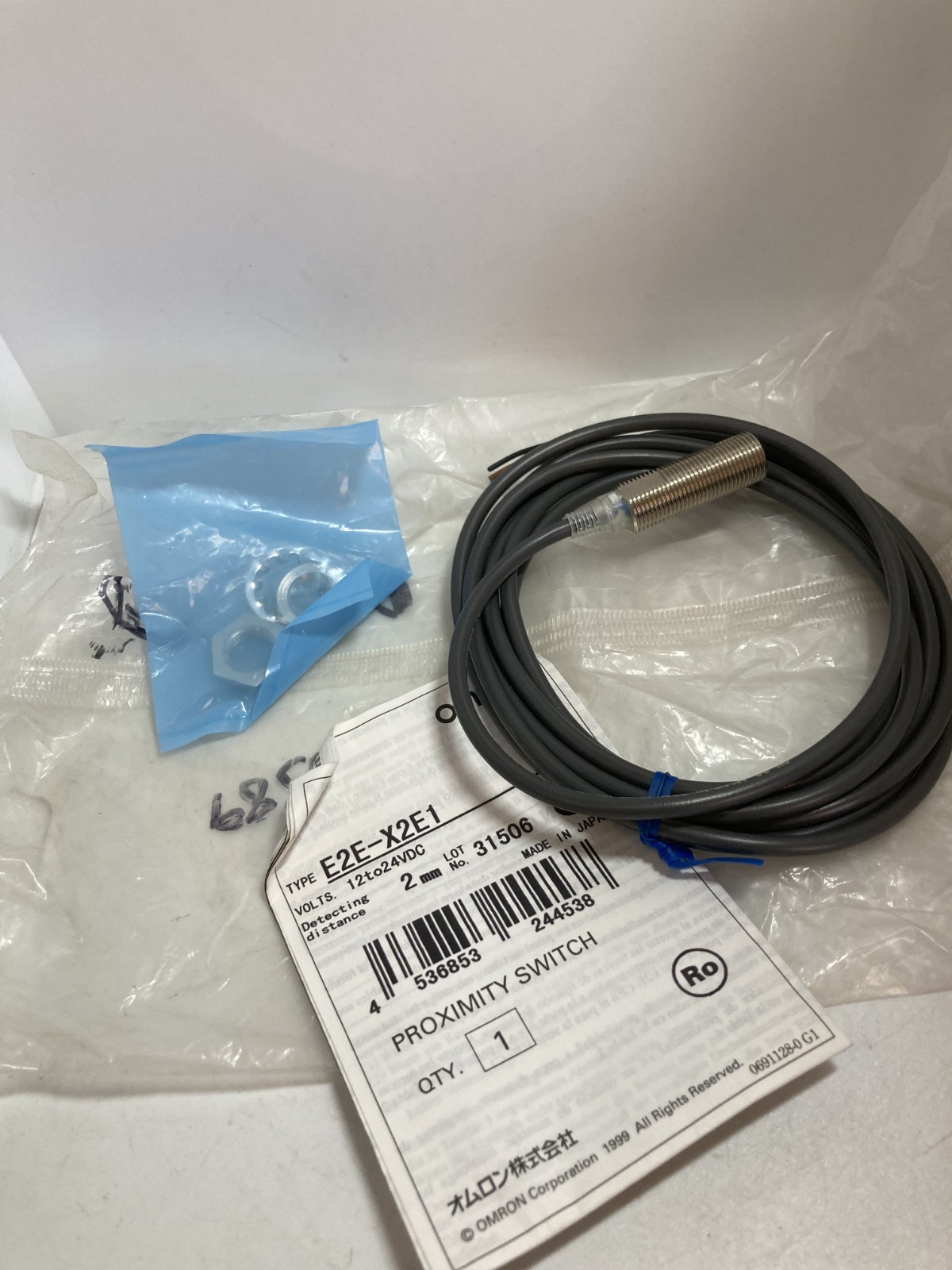 OMRON E2E-X2E1 PROXIMITY SENSOR 12-24VDC 2MM DETECTING DISTANCE NIB