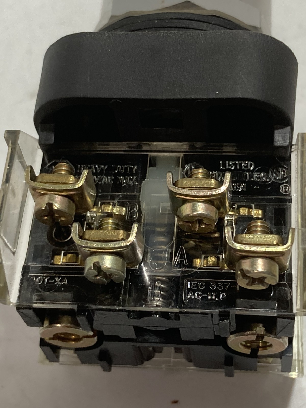 ALLEN BRADLEY 800T-QB24G PUSHBUTTON ILLUMINATED GREEN 1NO/1NC SERIES T