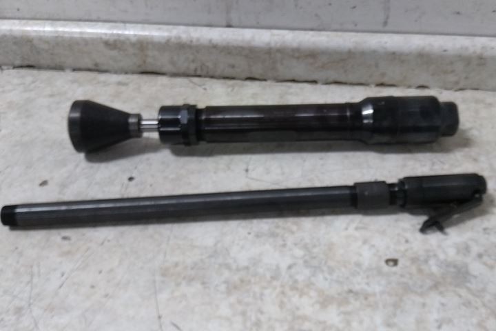 Chicago Pneumatic CP0200B32L-2F 2-1/2 In Bore Size Floor Sand Rammer