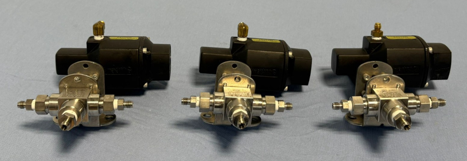 *LOT OF 3* Whitey Swagelok 151 SR 200 PSI Actuator Assembly Part SS-83XKF2-51S