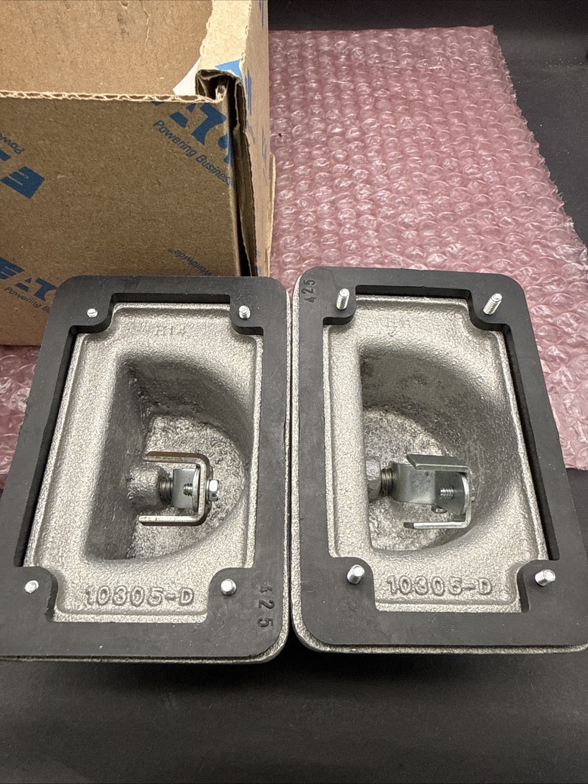 Eaton DS181 Snap Switch Cover Die-Cast Aluminum Raintight – Pack of 2 NEW
