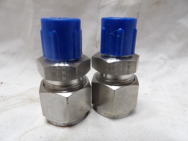 Parker Fitting 1/2″ x 1/4″ npt Stainless Steel (Qty of 2)