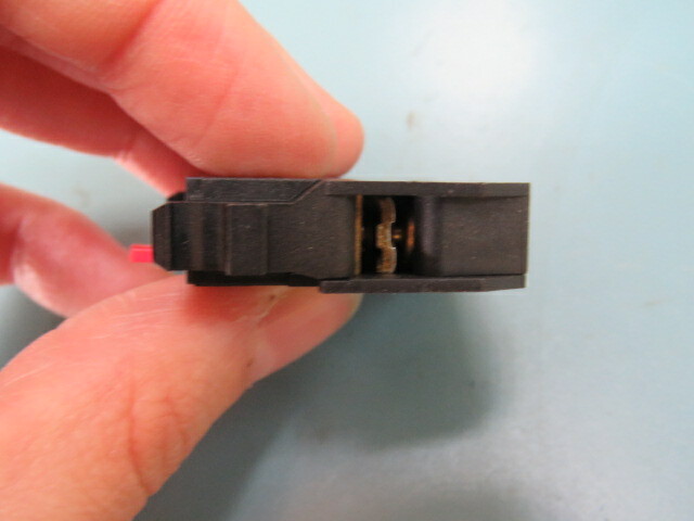 CUTTER-HAMMER E22B1 Qty of 2 per Lot Contact Block, 10 A, 600 V, 1 Pole, 1NC