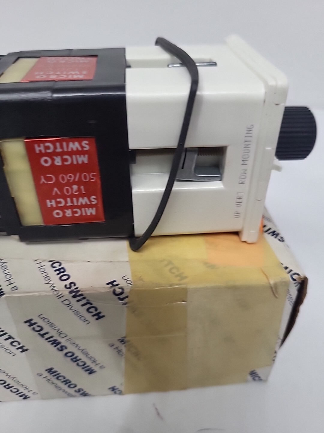 NEW HONEYWELL MICRO SWITCH 120 VAC OPERATING INDICATOR 913AEA511