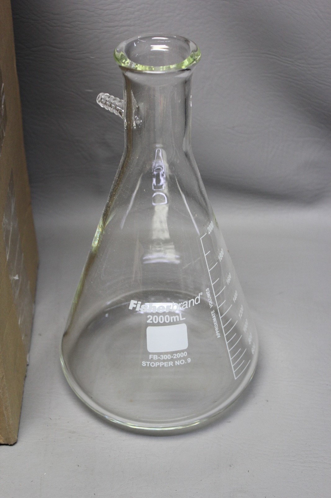 NEW FISHERBRAND 2000mL GLASS HEAVY WALL FILTER FLASK FB-300-2000
