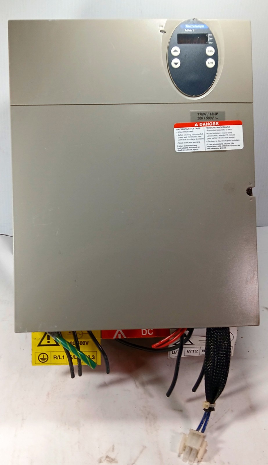 1 USED TELEMECANIQUE ATV31HD1N4 15HP VARIABLE FREQUENCY DRIVE ***MAKE OFFER***