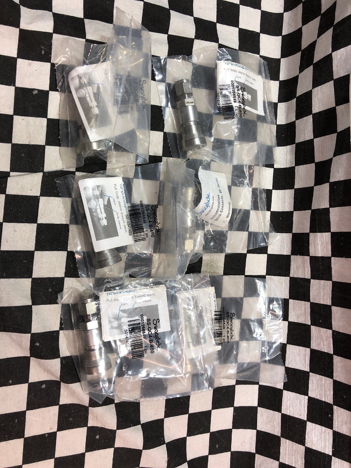SWAGELOK SS-QC4-B-400, Quick Connect 1/4″, Lot Of 6, SHIPSAMEDAY #1174BA