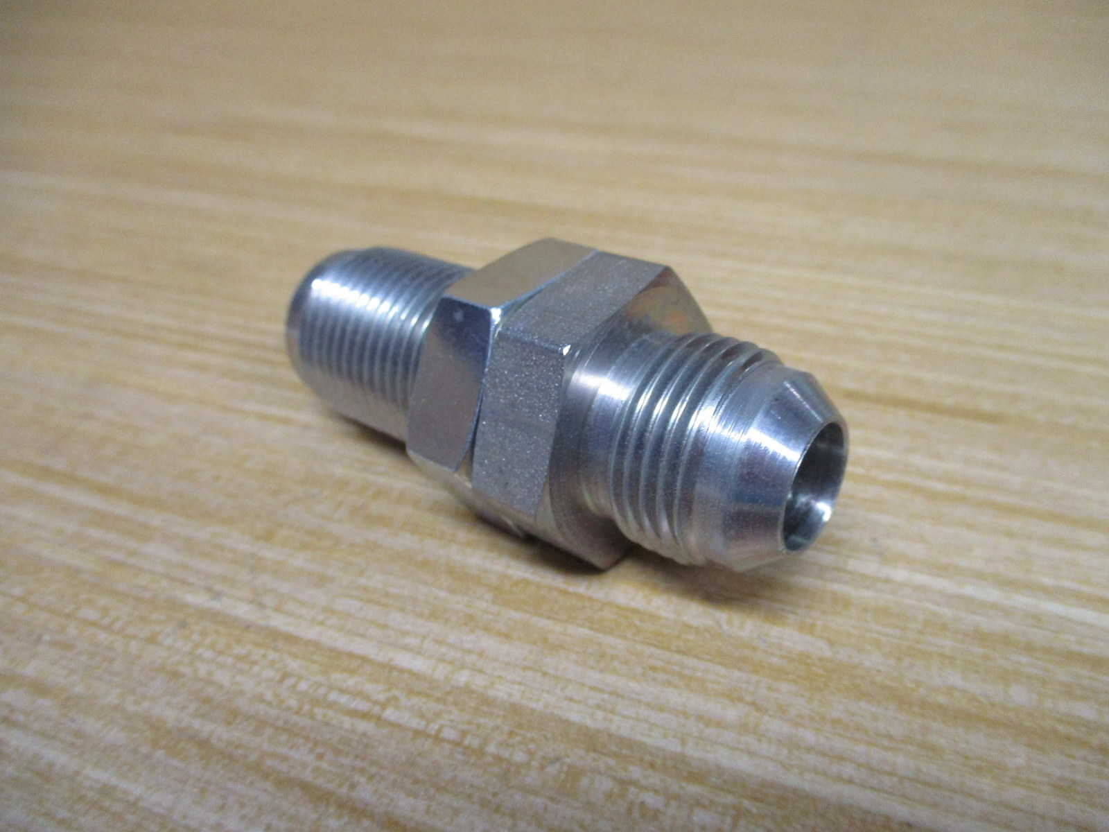 Barnes P00188 JIC 37 Bulkhead Union 5/8″ (Pack of 2)