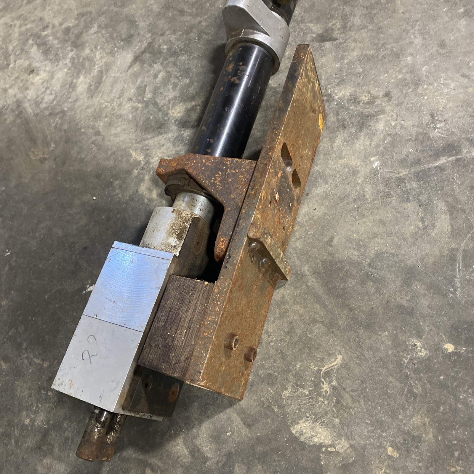 ARO 8255-A21-3 PNEUMATIC DRILL WITH DUAL HEAD