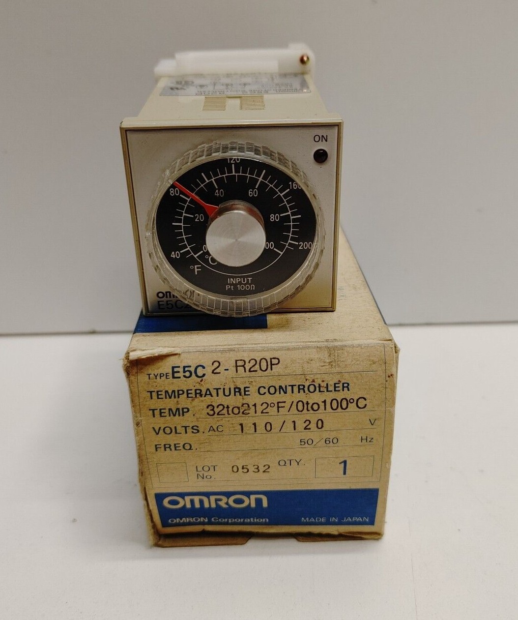 NEW OLD STOCK! OMRON 120V 32-212F DEGREES TEMPERATURE CONTROLLER E5C2-R20P