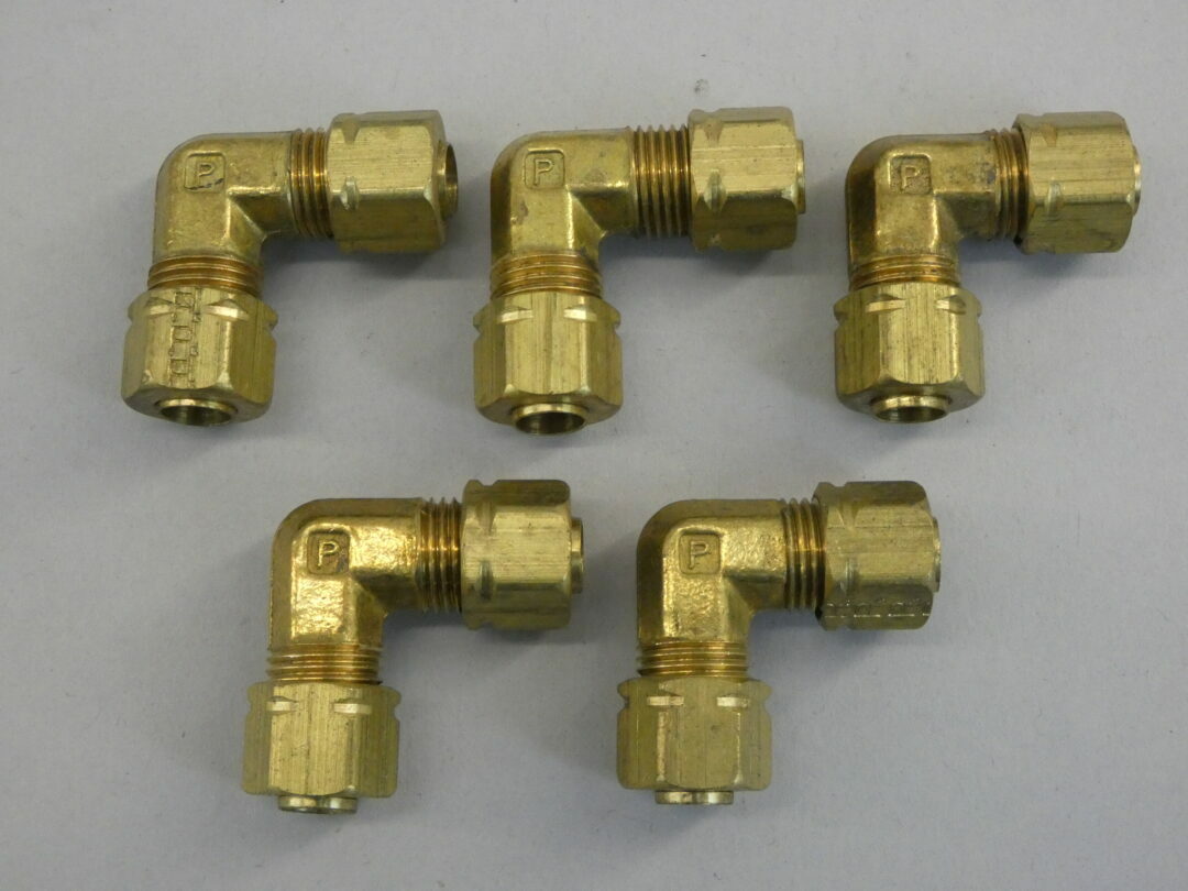 *Lot of 5* Parker Brass Compression Fittings 1/8″ Tube 90° Elbow – NEW Surplus!