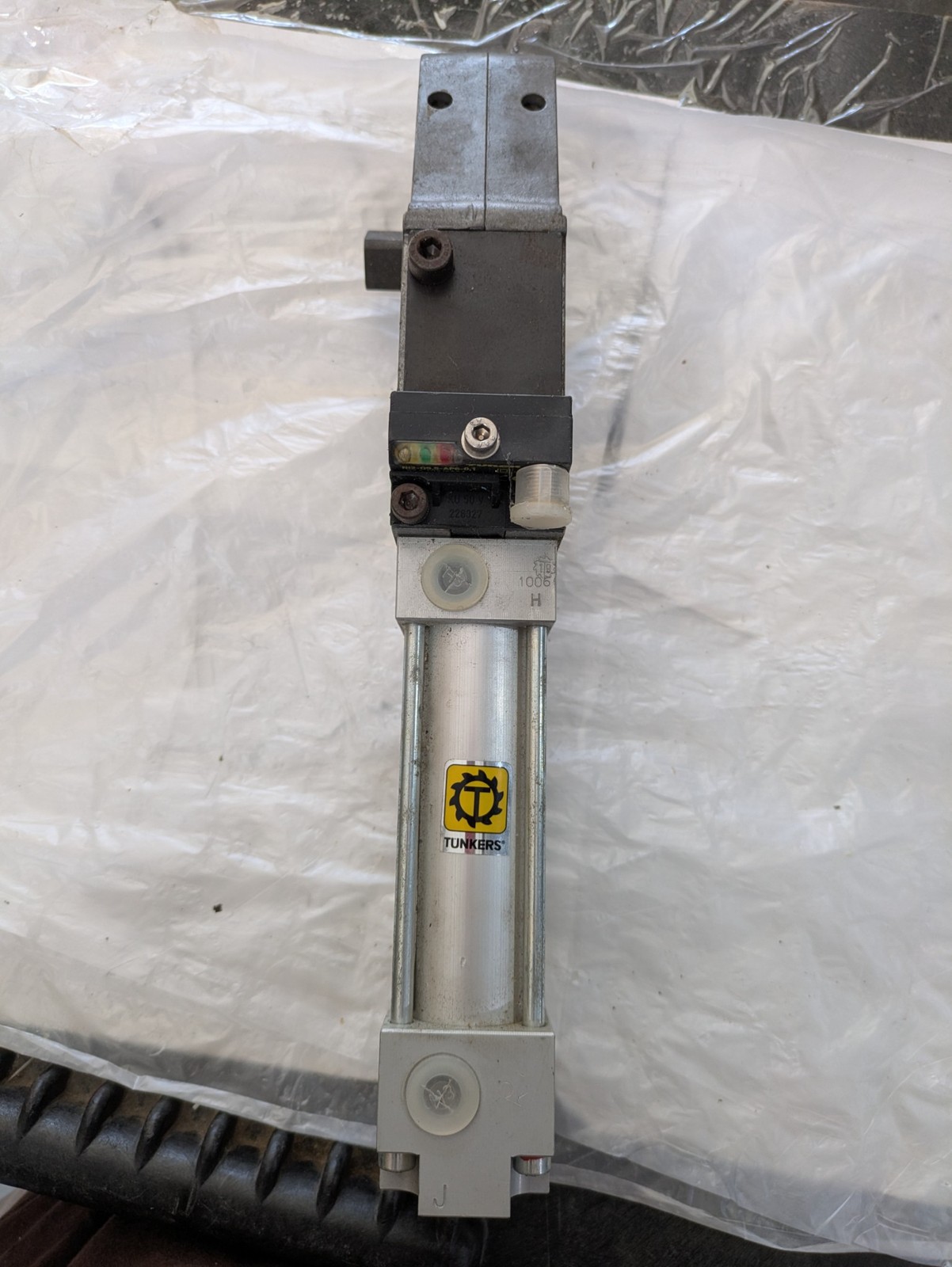 TUNKERS KU 50 V A034 T12 NPT POWER CLAMP