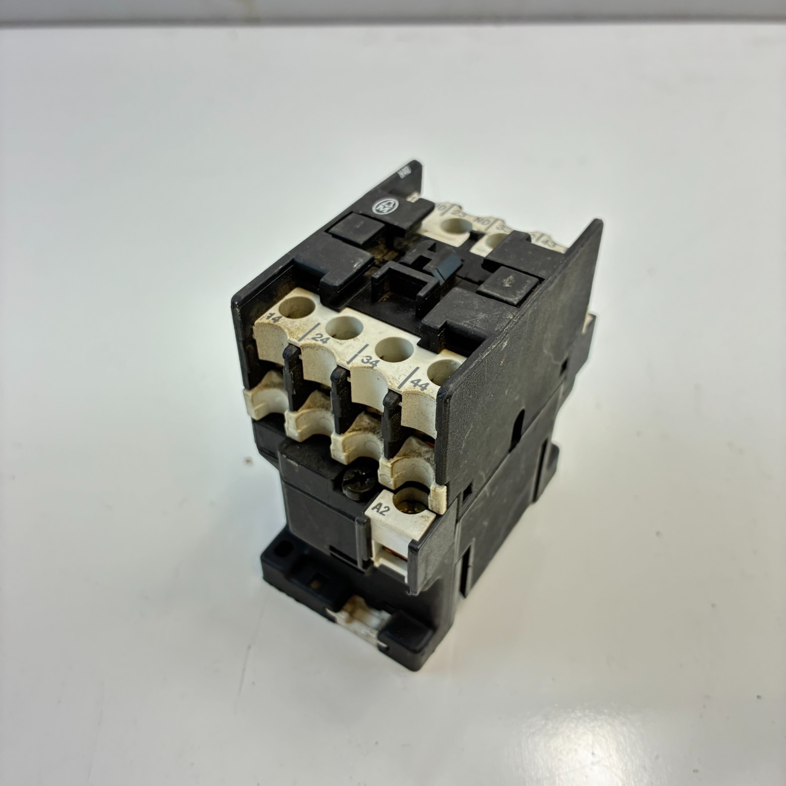 MOELLER DIL R 40 DIL CONTACTOR 110V/120V 50/60HZ