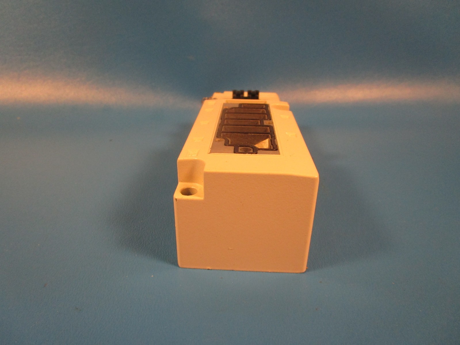 SMC ISE70-N02-L2, Two Color Digital Pressure Switch