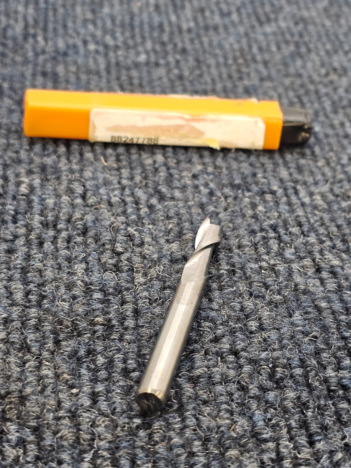 Hertel 88247788 Square End Mill: 1/4″ Dia, 3/4″ LOC, 2 Flute, Solid Carbide