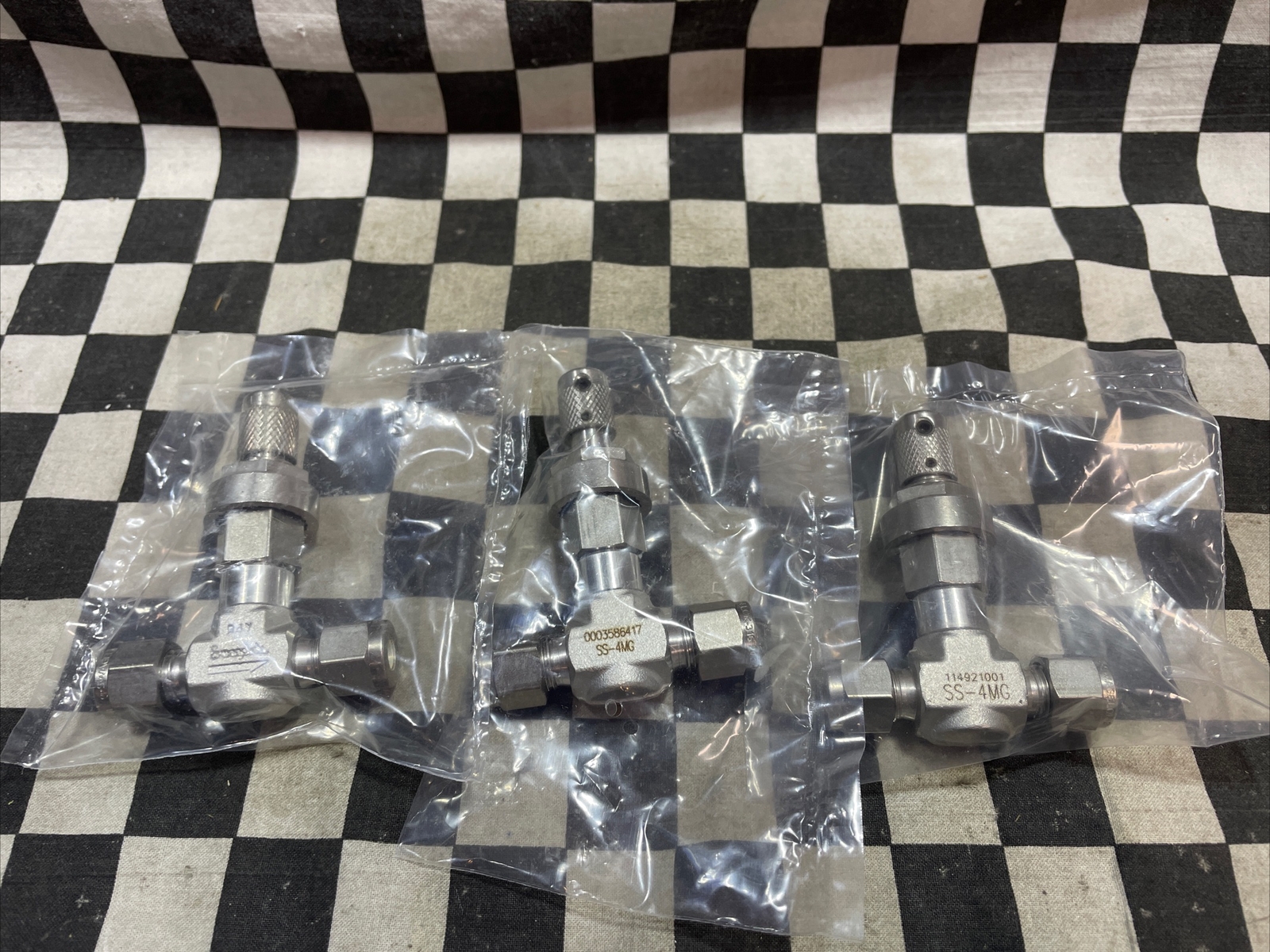 SWAGELOK SS-4MG, SS4MG Medium Flow Metering Valve 1/4″, LOT OF 3 #1639F6