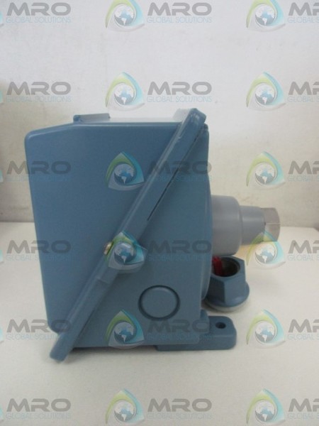 UNITED ELECTRIC J400-376 PRESSURE CONTROLLER NSMP