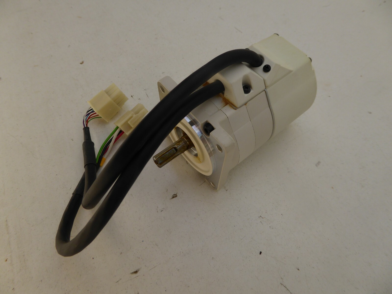 OMRON R88M-GP10030T-S2 Ac Servo Motor USA Seller NEW IN BOX