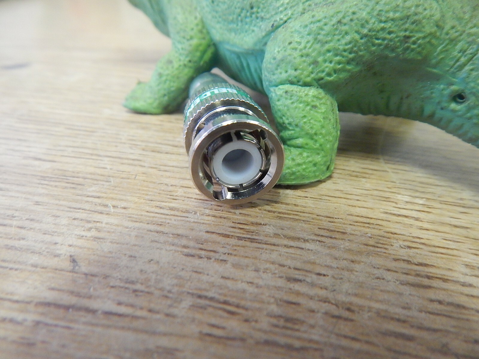 NEW Belden 1694ABHDL 0311 Screw Cap Connector *FREE SHIPPING*