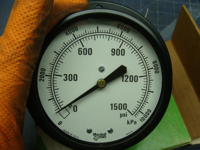 MARSHALLTOWN G10442 ELTRA PRESSURE GAUGE 3-1/2″ FACE 0-1500 PSI / 0-10000 KPa