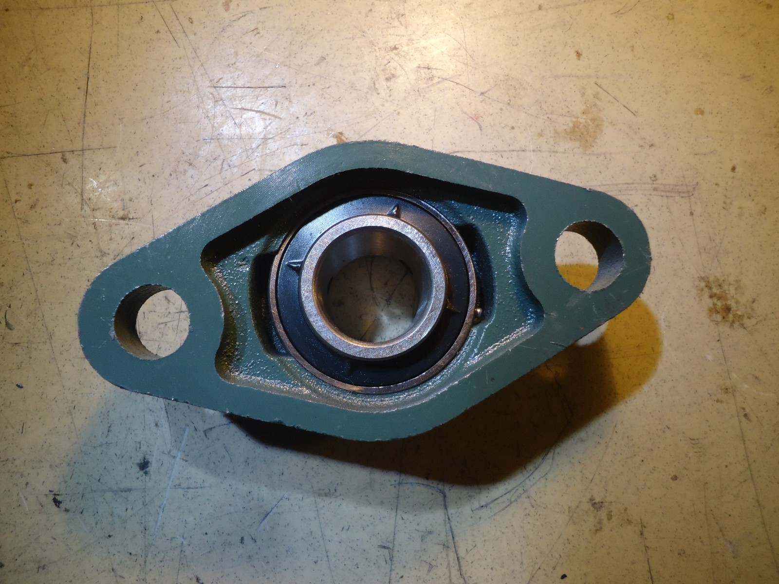 PGN FL205 2 BOLT HOUSING WITH UC205-16 BEARING