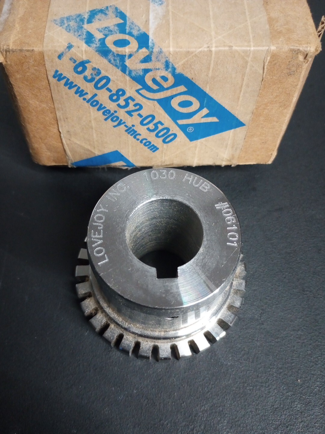 LOVEJOY 1030 Grid Coupling Hub, 15/16″ Bore, 1/4×1/8 Keyway #06101