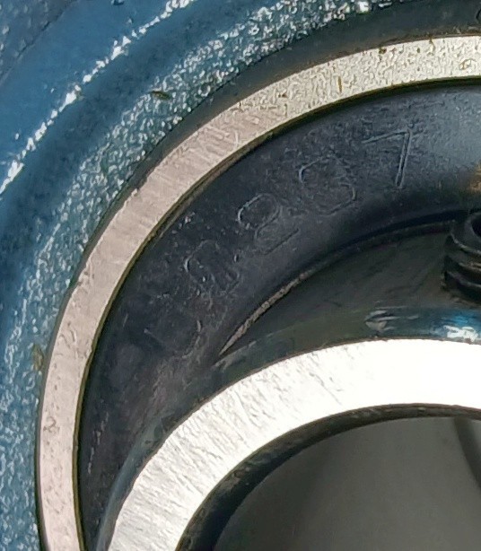 1 NEW NACHI UCF207 4 BOLT FLANGE PILLOW BLOCK BEARING NNB ***MAKE OFFER***