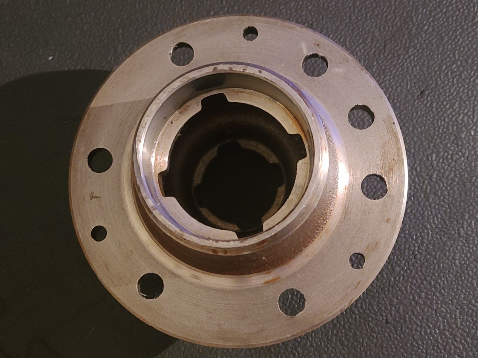 GENUINE OEM GM Front Wheel Hub Assembly Part #3761137 Group No. 6.307 Chevrolet