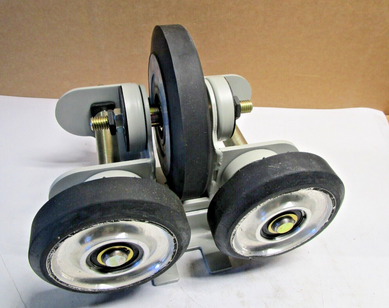 ADAMS ELEVATOR ROLLER GUIDE ASSEMBLY / 627D989G03