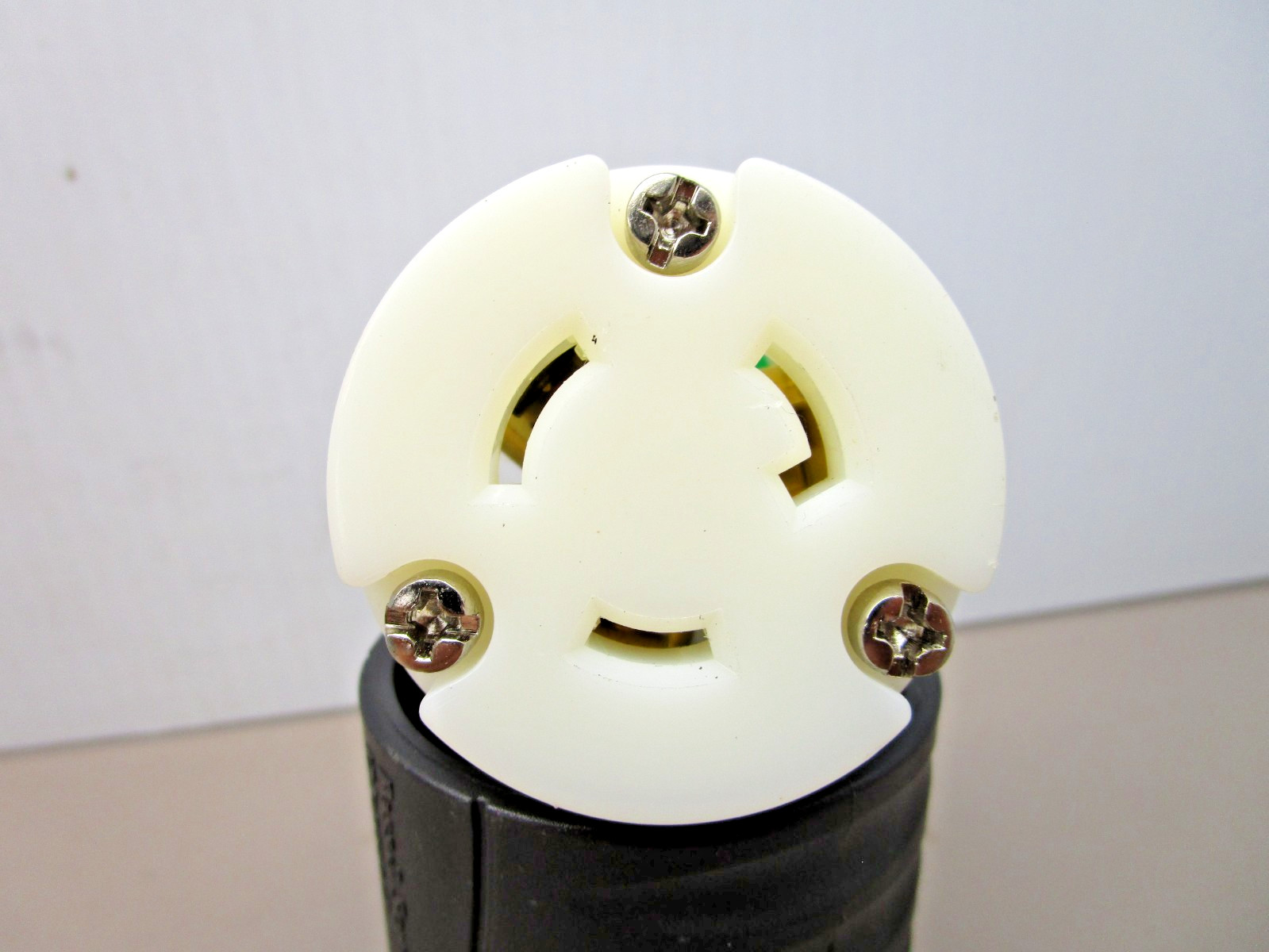 Pass and Seymour L520C Twist Lock Cord End Plug 20A 125V 3-Pole Female