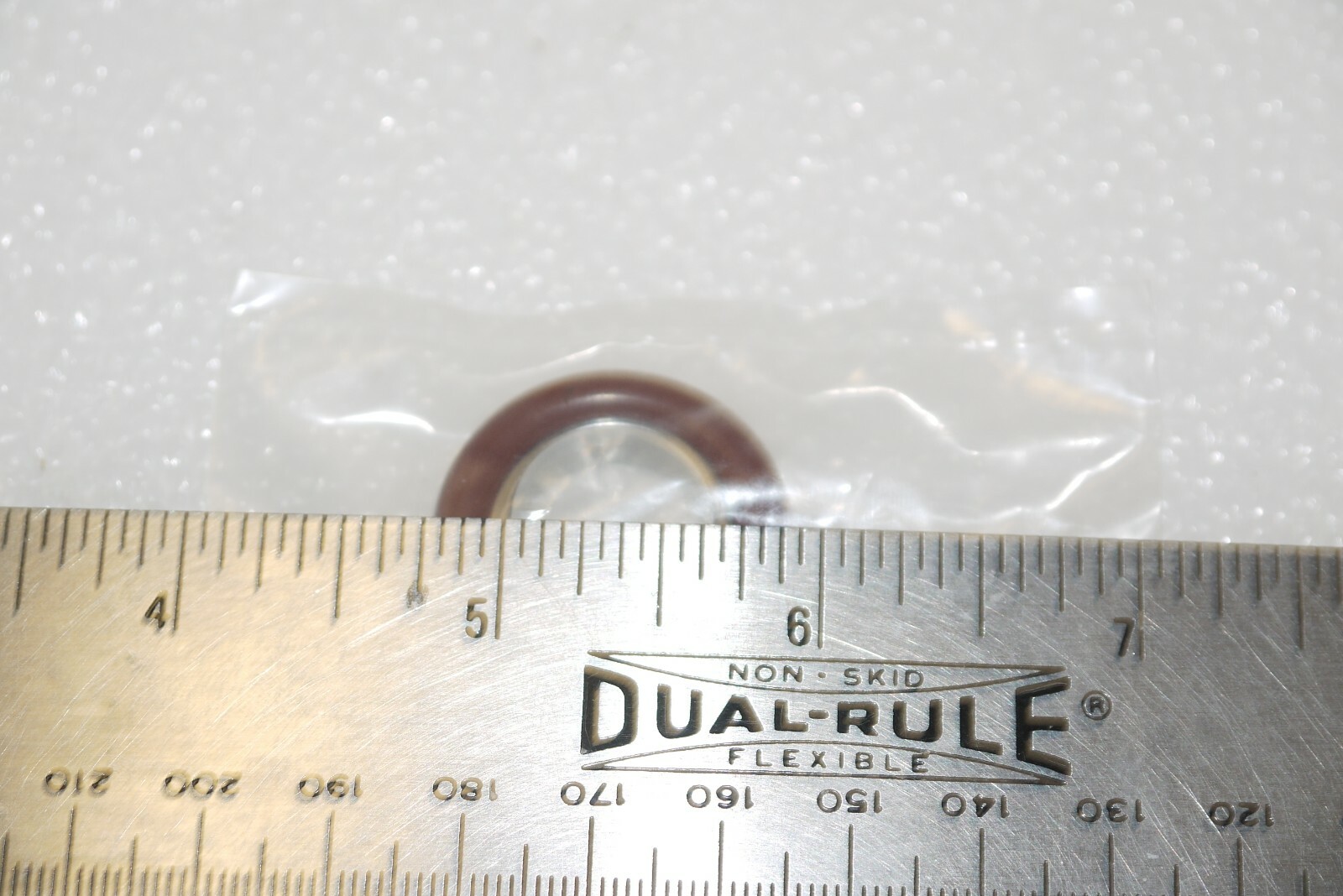 KURT J LESKER OERLIKON LEYBOLD QF16-075-SRV VACUUM CENTERING RING DN KF16 NEW