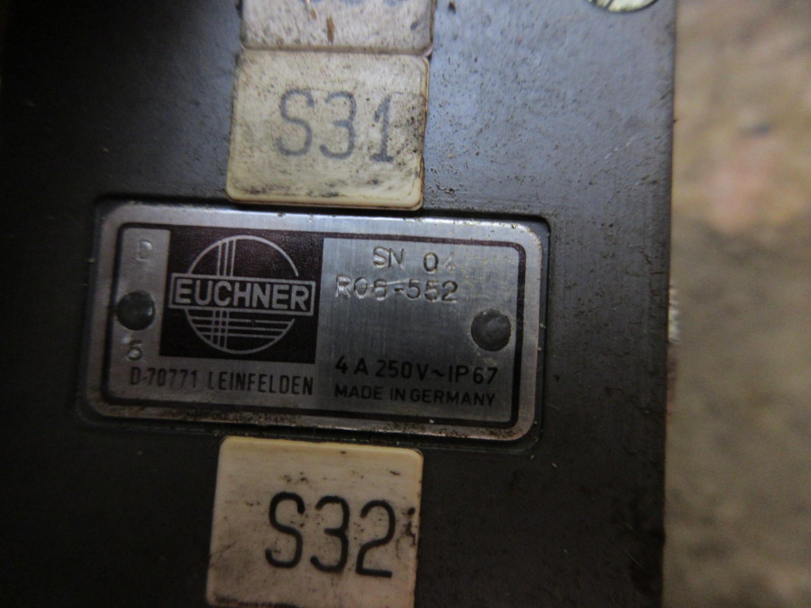 HERMLE UWF 1202S CNC MILL EUCHNER SN 04 R08-552 LIMIT SWITCH EUCHNER SN04R08-552